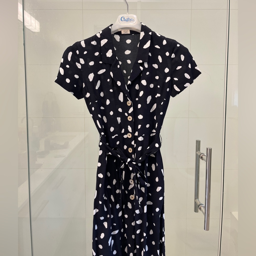 Aritzia Wilfred Black and White Spotted Button Down Midi Dress XXS / XS